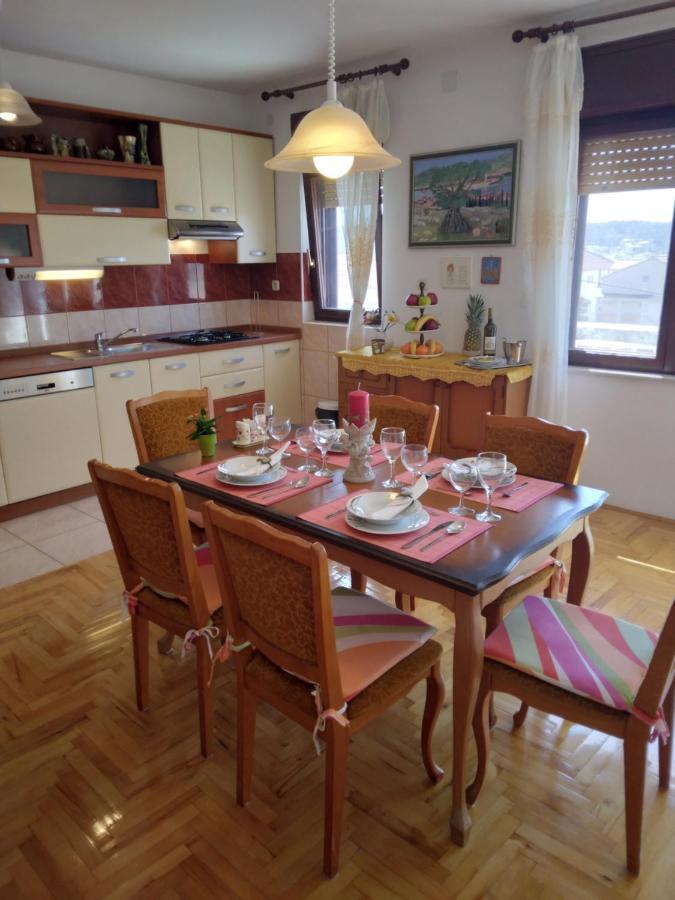 Apartment Meri Trogir Exteriör bild