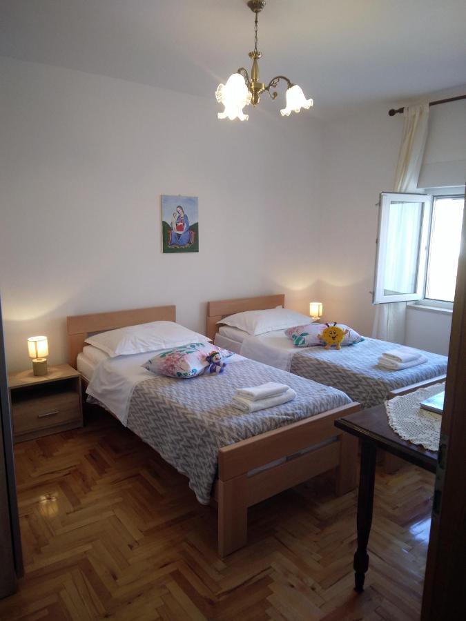 Apartment Meri Trogir Exteriör bild